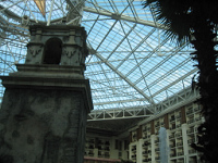 Gaylord indoor air conditioned atrium